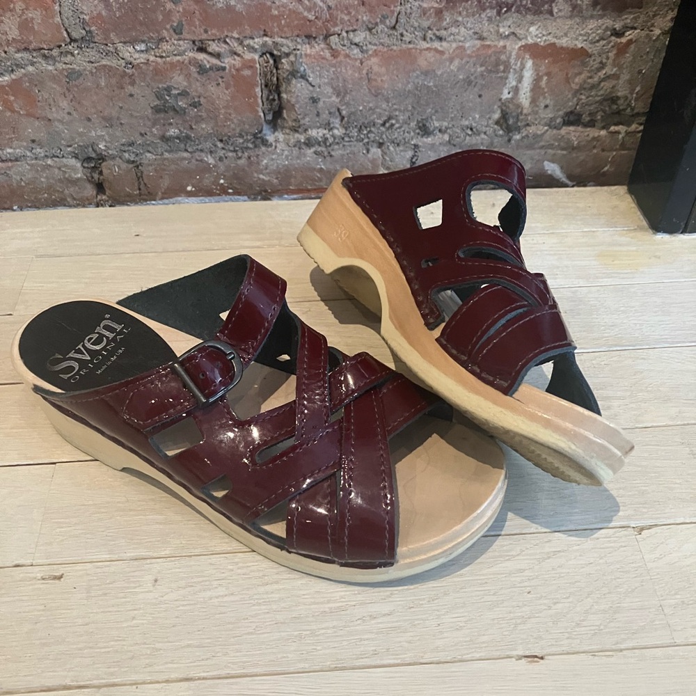 Sven weave buckle sandal clog.